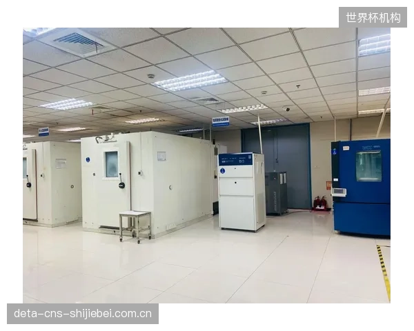 为什么部分体育馆建成即落后？缺失标准化的PC板老化测试，让“凭经验”选材成为最大的安全漏洞